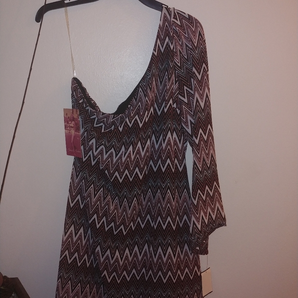 Dress - Picture 1 of 2